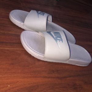 light purple nike slides